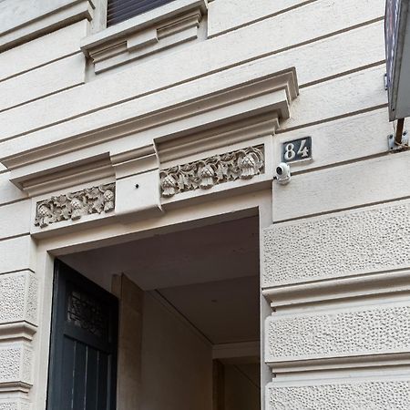 Luxury Apartment - Near Stazione Centrale Milánó Kültér fotó